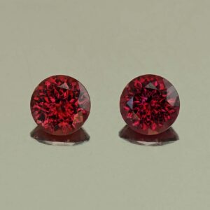 Rhodolite round pair 6.0mm 2.04cts N rh666