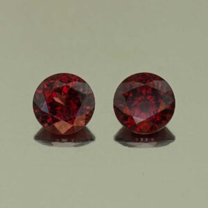 Rhodolite round pair 6.5mm 2.58cts N rh681