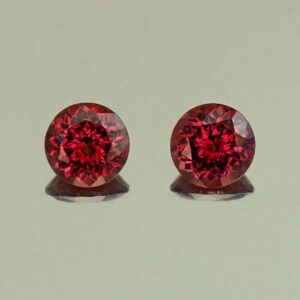 Rhodolite round pair 6.5mm 2.59cts N rh684