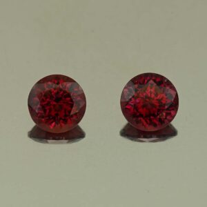 Rhodolite round pair 6.5mm 2.61cts N rh686