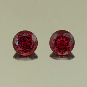 Rhodolite round pair 6.5mm 2.62cts N rh687