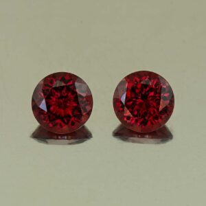 Rhodolite round pair 6.5mm 2.63cts N rh688