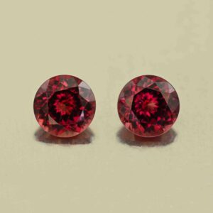 Rhodolite round pair 8.0mm 5.10cts N rh733 scaled 1