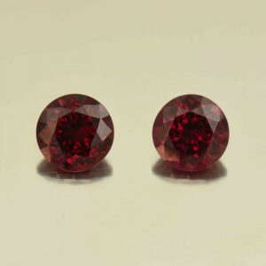 Rhodolite round pair 8.5mm 6.11cts N rh190 scaled 1