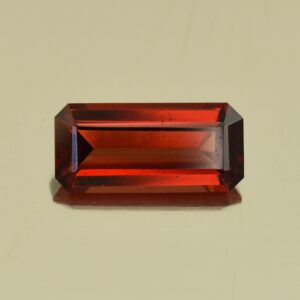 RoseMalayaGarnet eme cut 13.3x6.3mm 3.73cts N rm223