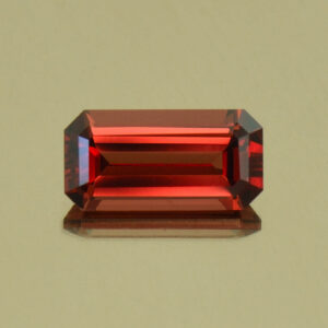 RoseMalayaGarnet eme cut 8.2x4.2mm 1.13cts N rm365