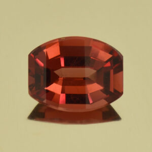 RoseMalayaGarnet opp bar barrel 10.1x8.1mm 3.01cts N rm373