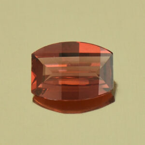 RoseMalayaGarnet opp bar barrel 6.3x4.5mm 0.64cts N rm367