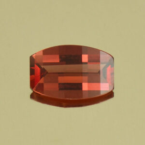 RoseMalayaGarnet opp bar barrel 7.0x4.6mm 0.73cts N rm370