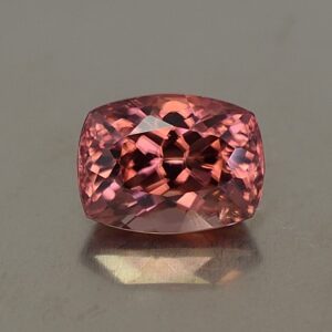 RoseZircon cush 8.0x6.0mm 2.62cts zn2505