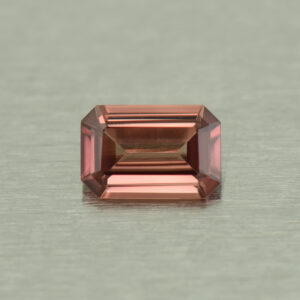 RoseZircon eme cut 6.5x4.3mm 0.83cts H zn5093