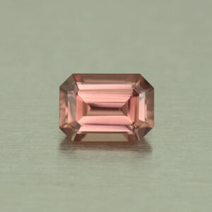 RoseZircon eme cut 7.2x5.2mm 1.59cts H zn5107