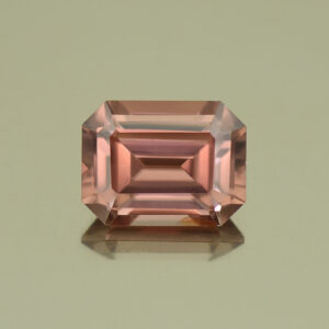 RoseZircon eme cut 9.0x6.8mm 3.52cts H zn5136