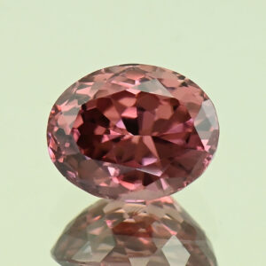 RoseZircon oval 10.0x8.1mm 4.60cts H zn8208