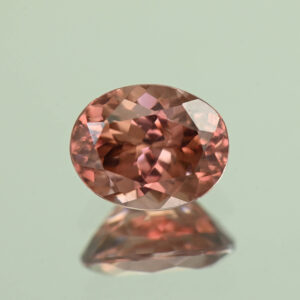 RoseZircon oval 8.9x7.1mm 2.99cts H zn7244