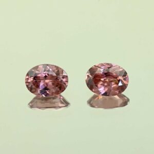 RoseZircon oval pair 8.5x6.5mm 4.34cts H zn3064