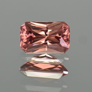 RoseZircon rad 8.8x5.6mm 2.61cts zn2219