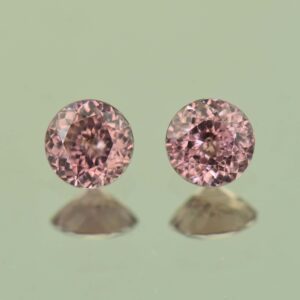RoseZircon round pair 4.5mm 1.00cts H zn6943