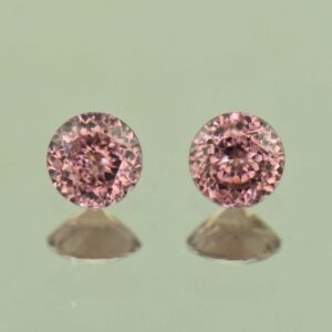 RoseZircon round pair 4.5mm 1.00cts H zn6944