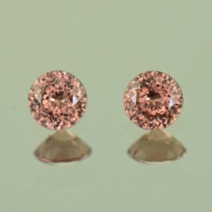RoseZircon round pair 4.5mm 1.02cts H zn6947