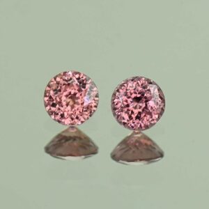 RoseZircon round pair 4.5mm 1.09cts H zn7195
