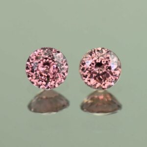 RoseZircon round pair 4.5mm 1.09cts H zn7196