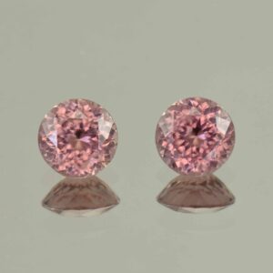 RoseZircon round pair 7.0mm 3.95cts H zn5796