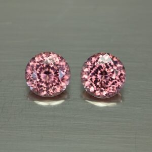 RoseZircon round pair 8.0mm 5.87cts H zn3521
