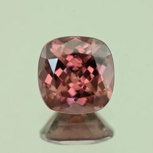 RoseZircon sq cush 8.5mm 4.02cts H zn3135