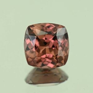 RoseZircon sq cush 8.7mm 3.76cts H zn3144