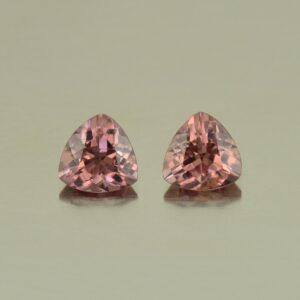 RoseZircon trill pair 5.5mm 1.70cts H zn5244