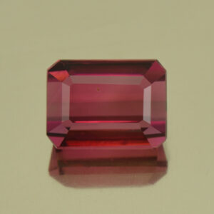 Rubellite eme cut 9.3x7.0mm 3.89cts N tm1385
