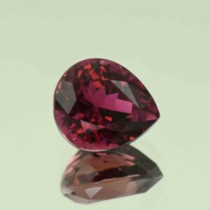 Rubellite pear 12.9x11.3x8.5mm 7.62cts N tm1090