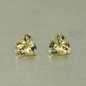 Scapolite trill pair 5.5mm 1.05cts N sc196
