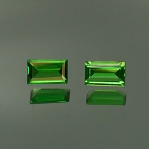 Tsavorite baguette pair 4.3x2.6mm 0.33cts ts285