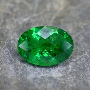 Tsavorite ch oval 10.1x7.1mm 2.46cts ts166