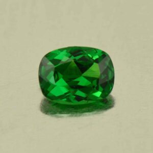 Tsavorite cush 5.3x4.0mm 0.50cts N ts534