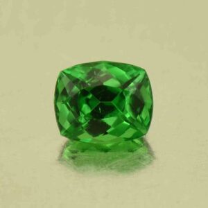 Tsavorite cush 5.5x4.6mm 0.75cts N ts537