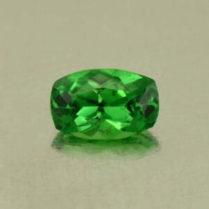 Tsavorite cush 5.8x3.7mm 0.46cts N ts542