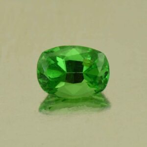 Tsavorite cush 5.9x4.2mm 0.65cts N ts543