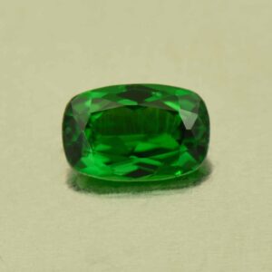 Tsavorite cush 6.0x3.9mm 0.50cts N ts546