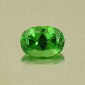 Tsavorite cush 6.0x4.3mm 0.63cts N ts549