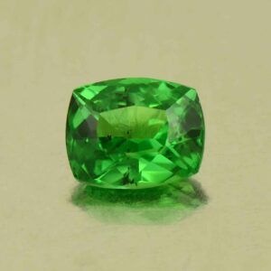 Tsavorite cush 6.0x4.8mm 0.79cts N ts550
