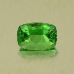Tsavorite cush 6.2x4.3mm 0.80cts N ts552