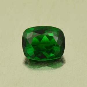 Tsavorite cush 6.2x5.0mm 1.03cts N ts553