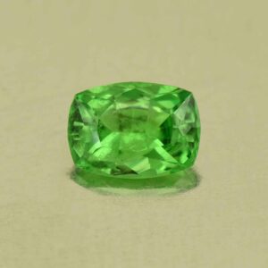 Tsavorite cush 6.5x4.7mm 0.71cts N ts555