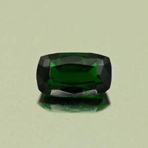 Tsavorite cush 6.8x4.0mm 0.85cts N ts557