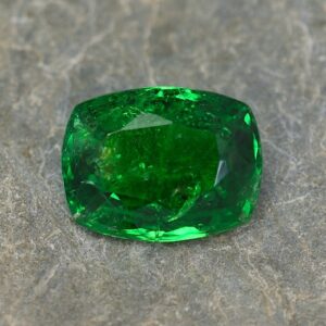 Tsavorite cushion 13.0x10.0mm 6.42cts ts179