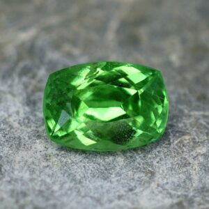 Tsavorite cushion 6.8x4.9mm 1.08cts ts209