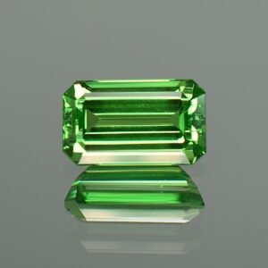 Tsavorite eme cut 11.3x6.7mm 4.05cts a ts135 SOLD